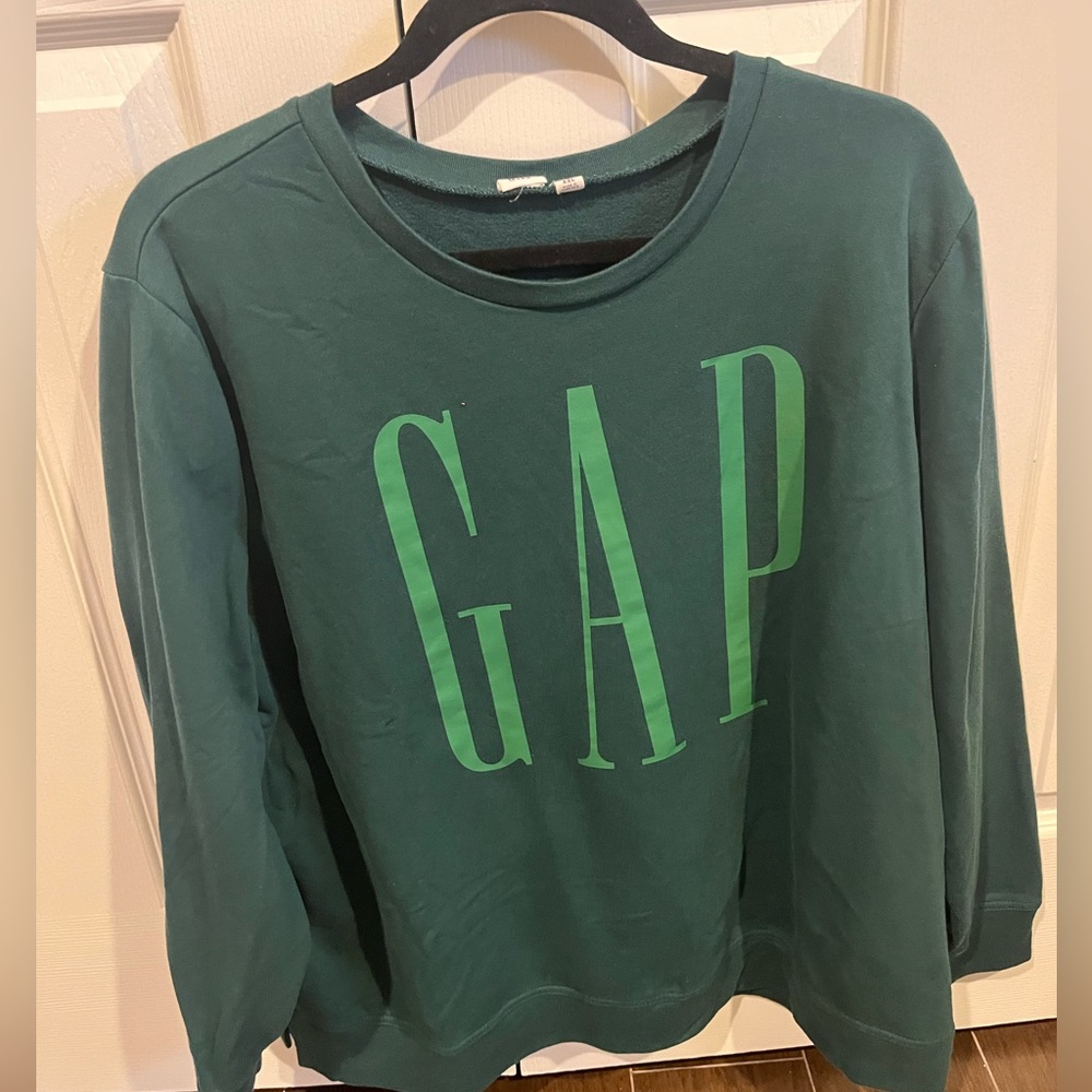 GAP crewneck